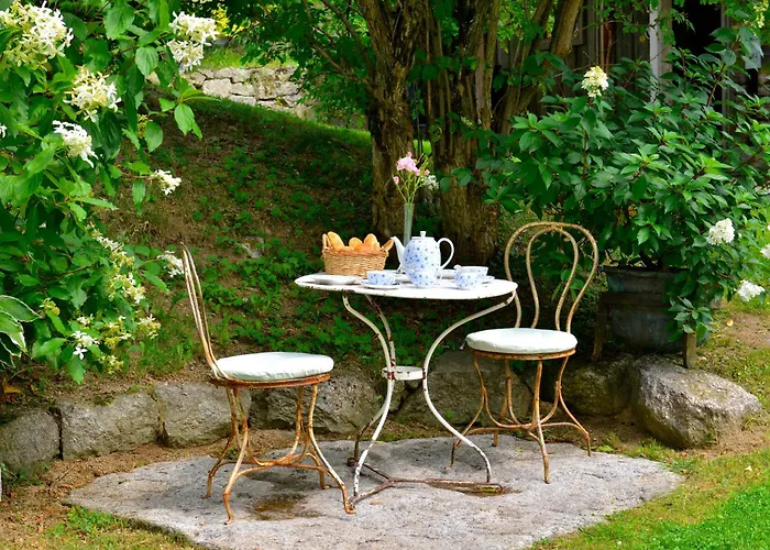Hofatelier Menacher 아파트호텔 뉴라이체나우
